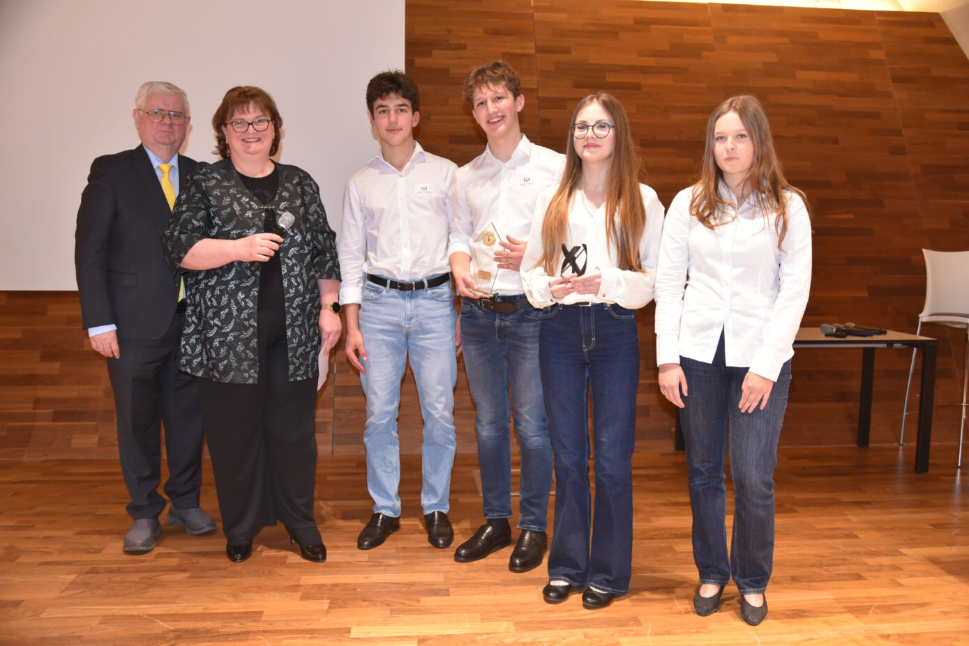 Maximilian Havas accepting first place at the Metro Dynamics competition